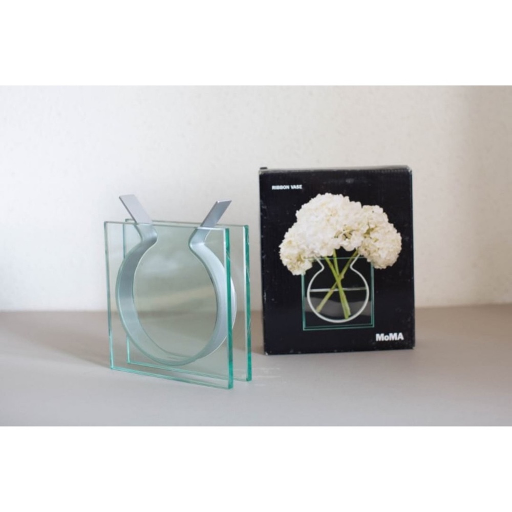 Moma Square Ribbon Vase